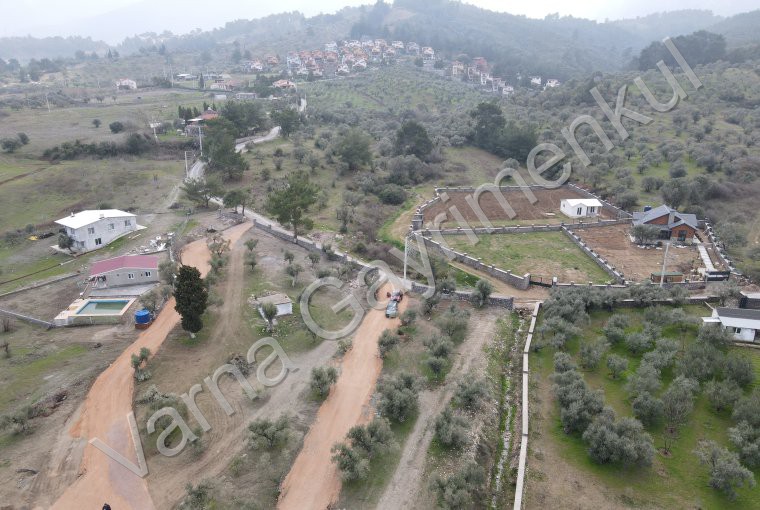 Kemalpaşa Yukarıkızılca Merkezde Satılık 317 m2 Yatırımlık Bahçe